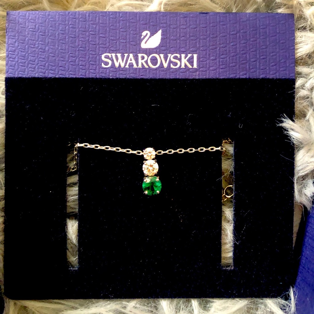 Swarovski 3 stone necklace